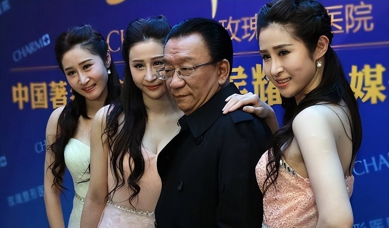 贪财好色形象不符,这些资深艺人争议不断
