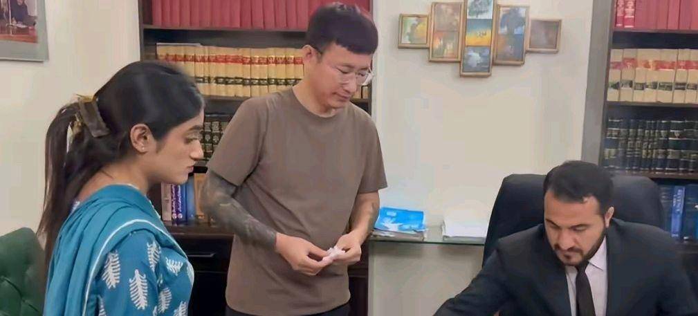 杨二狗2万分手费反转,网红卓越再被揭老底