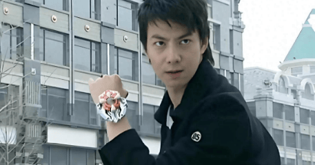 空姐控诉《铠甲勇士》演员张殿菲出轨家暴吸毒