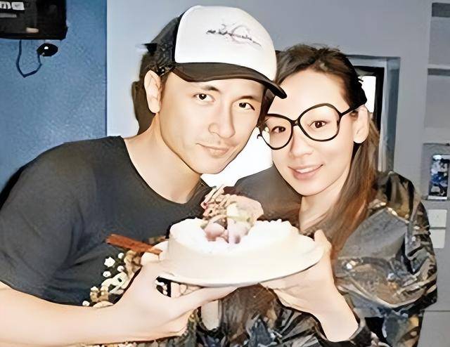 香港女星杨思琦单亲妈妈熬夜直播终洗冤