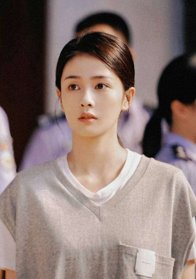 小城女孩六连辟谣：流量明星人设崩塌真相