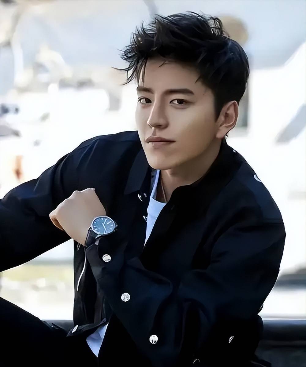 顶流男星人设崩塌:镜头前后两副面孔曝光